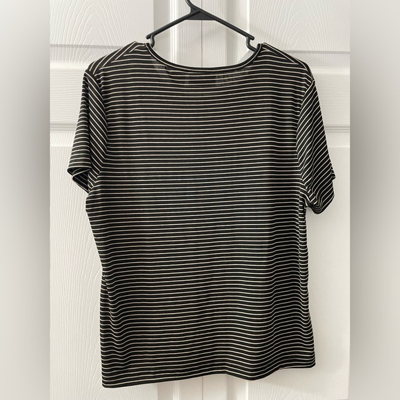 🐮Jaclyn Smith black and tan striped shirt🐮 - Picture 3 of 3